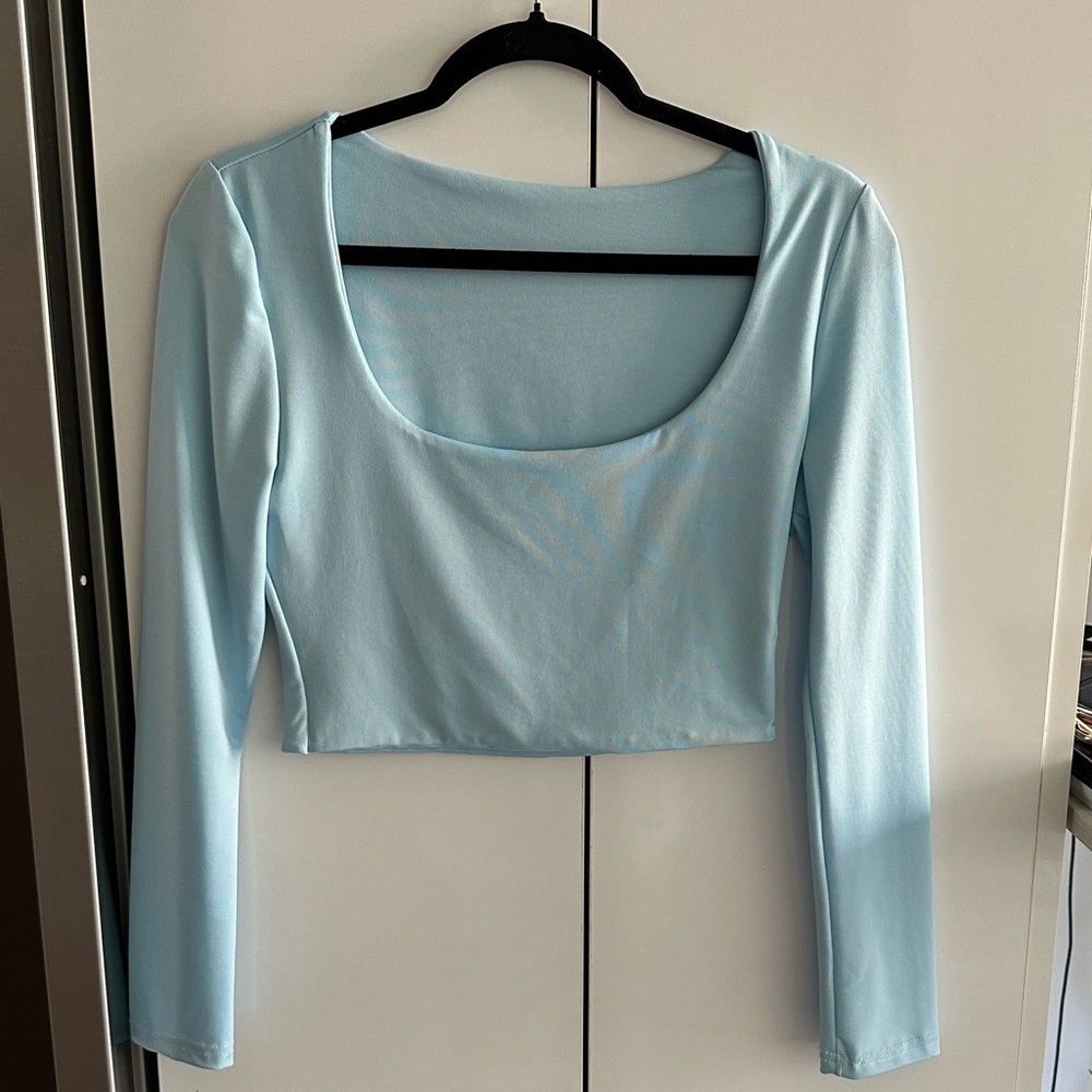 SHEIN Light Blue Long Sleeve Crop Top